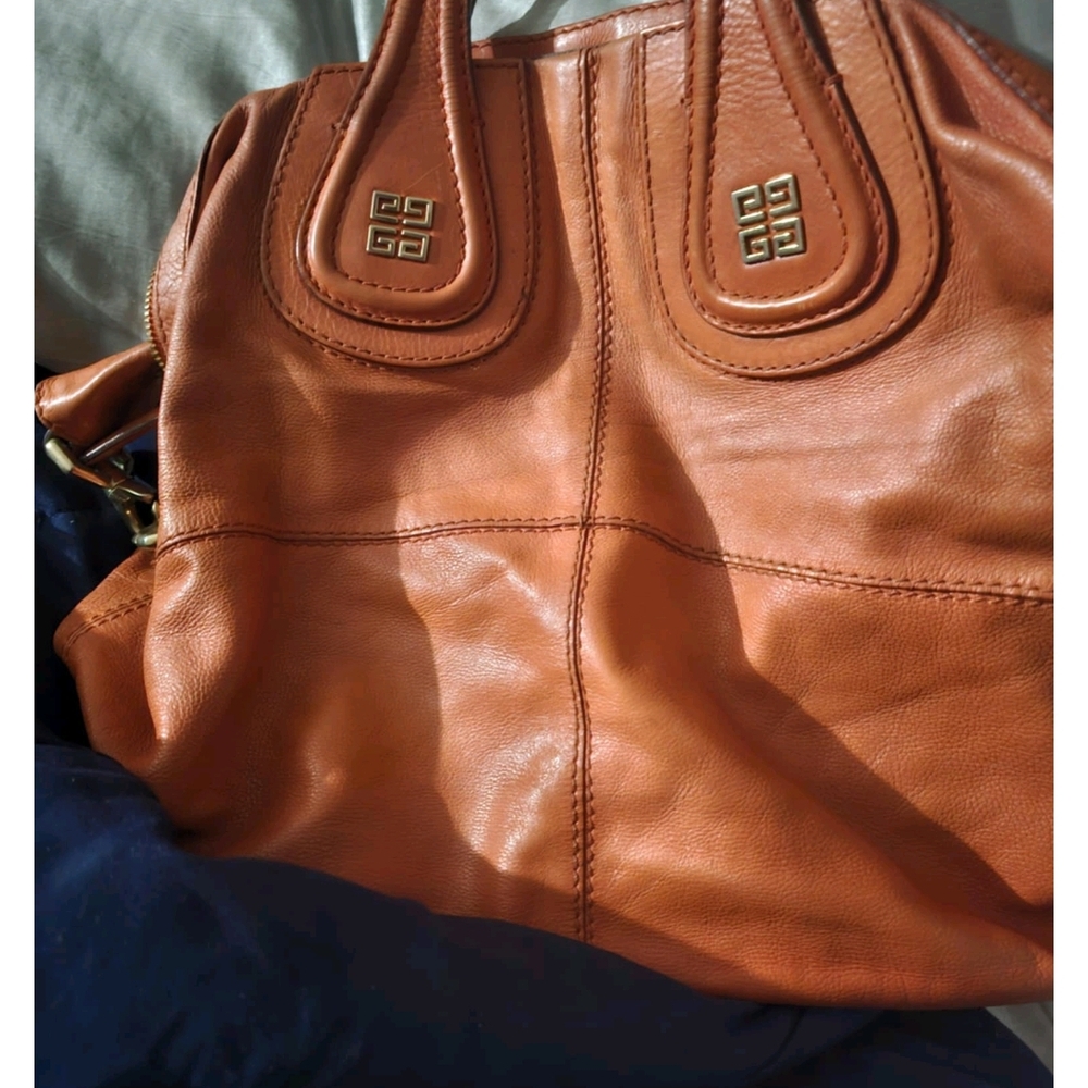 Elegant Tan Leather Handbag